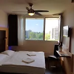 Pest 3*