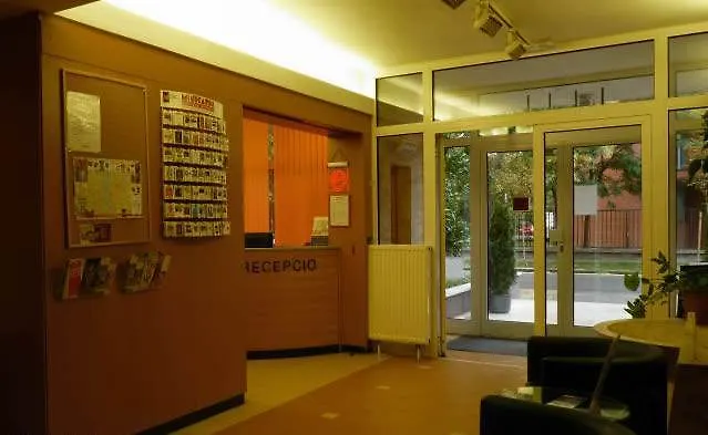 Pest 3* Budapeste