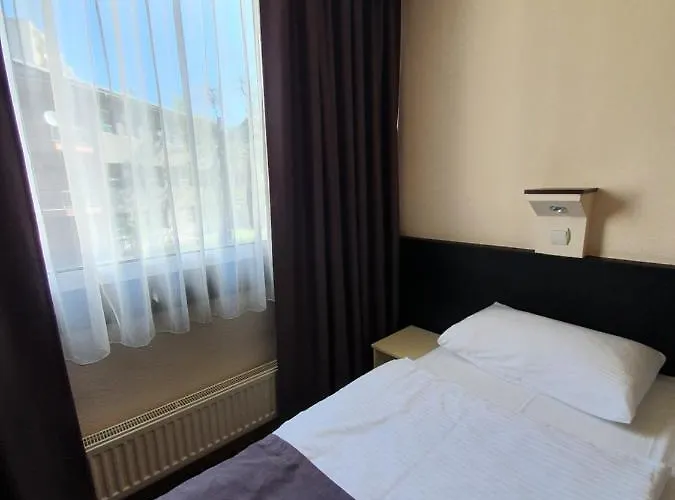 Pest Hotel 3*