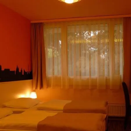 Pest Hotel 3*