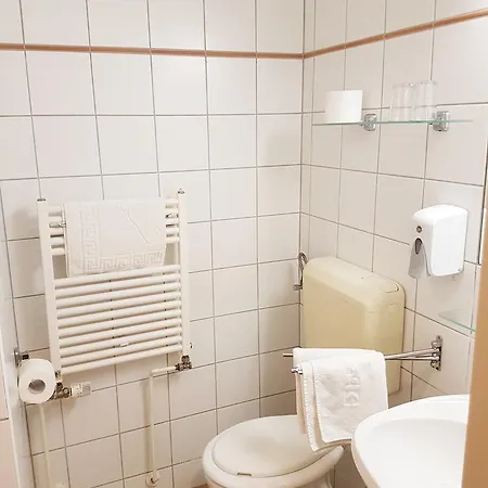 Pest Hotel 3*