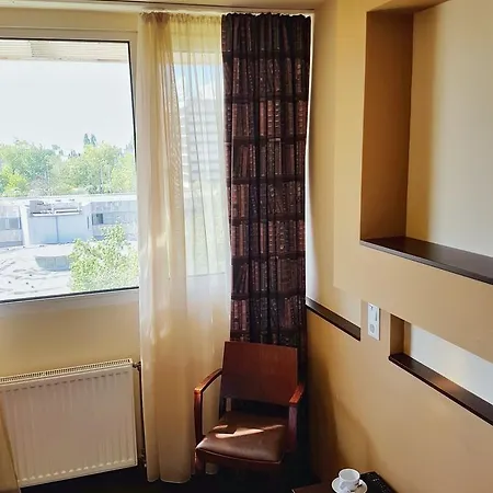 Pest Hotel 3*